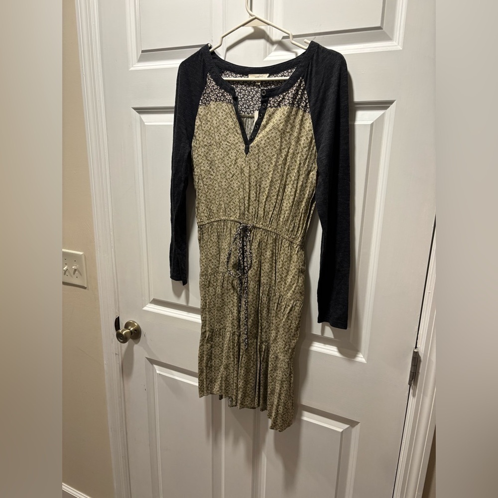Floral Shift Dress - Picture 4 of 7